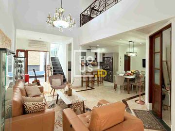 RUMAH MEWAH DENGAN PRIVATE POOL DI TEBET TIMUR