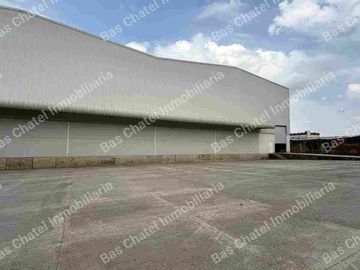 Naves Nuevas de 4000 M2 Más patio de Maniobras