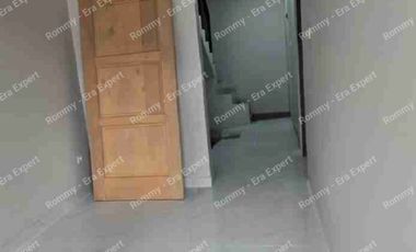Dijual Rumah 2 Lantai Siap Huni Bangunan Baru Harga dibawah 1 Miliar Lokasi strategis di Lubang Buaya Jakarta Timur