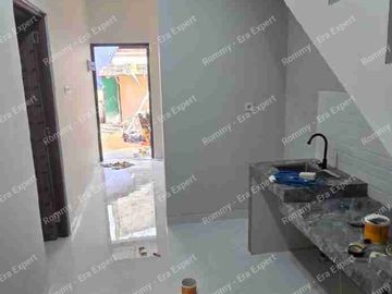 Dijual Rumah 2 Lantai Siap Huni Bangunan Baru Harga dibawah 1 Miliar Lokasi strategis di Lubang Buaya Jakarta Timur