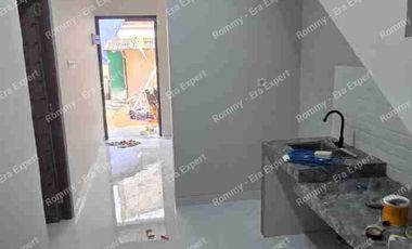 Dijual Rumah 2 Lantai Siap Huni Bangunan Baru Harga dibawah 1 Miliar Lokasi strategis di Lubang Buaya Jakarta Timur