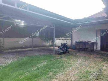 Dijual Rumah Lahan Luas + Bengkel, Lokasi Strategis pinggir Jl. raya TB.Simatupang dan MRT, Jakarta Selatan.