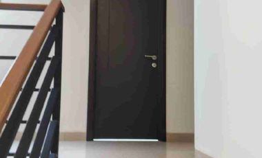Disewakan Rumah di 
Cluster Viola
Sumarecon Crown Gading