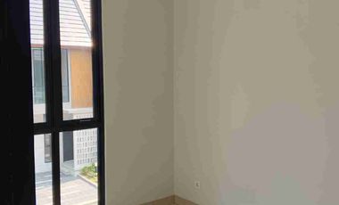 Disewakan Rumah di 
Cluster Viola
Sumarecon Crown Gading