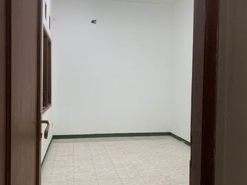 Disewakan Rumah Siap Huni Perumahan Graha Sampurna Indah Wiyung, Surabaya