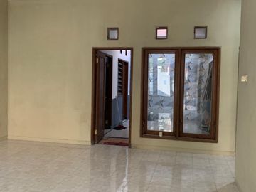 Disewakan Rumah Siap Huni Perumahan Graha Sampurna Indah Wiyung, Surabaya