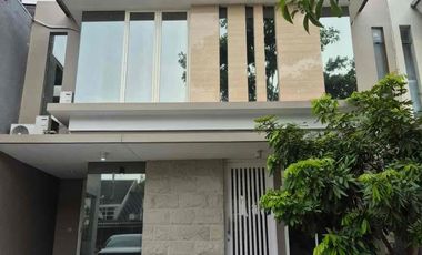 Murah Rumah 2 Lantai Siap Huni Baru Selesai Renov di Taman Puspa Raya, Citraland
