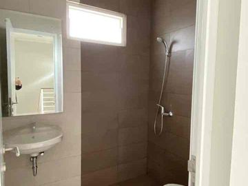 Rumah Siap Huni dalam Cluster di Summarecon Emerald, Karawang Timur