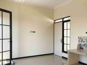 “Rumah 2 Lantai Murah di Kota Malang – View Pegunungan!”