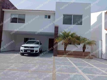 casa en renta de 4 recámaras