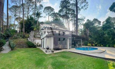 Venta de departamento con alberca y jacuzzi en Avandaro