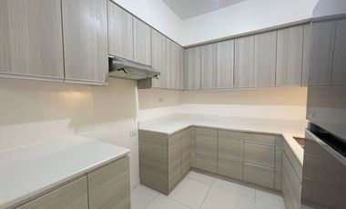 Spacious 2 Bedroom Condo for Sale in Oak Harbor Residences Near MOA & NAIA