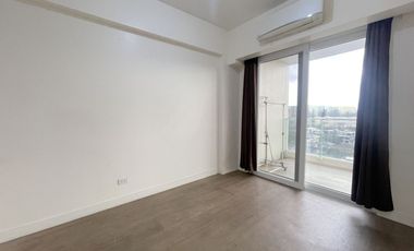 Best Value 2 Bedroom Condo Unit in Oak Harbor Residences Parañaque