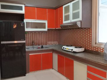 Disewakan Rumah 2 Lantai Semi Furnish Citra Grand Cibubur