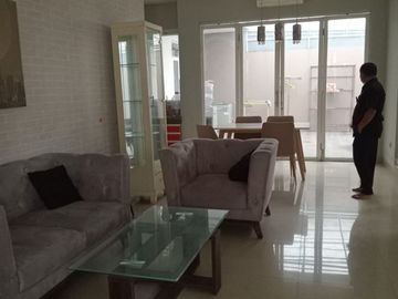 Disewakan Rumah 2 Lantai Semi Furnish Citra Grand Cibubur