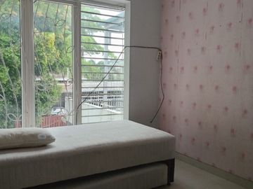 Disewakan Rumah 2 Lantai Semi Furnish Citra Grand Cibubur