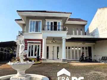JUAL Rumah Mewah Halaman Luas di Durenan Raya Tembalang Semarang