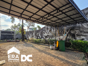 JUAL Rumah Mewah Halaman Luas di Durenan Raya Tembalang Semarang