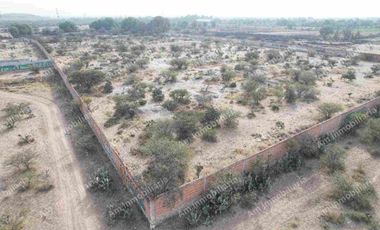 Terreno en venta a 1.5 km de periférico norte. Muy cerca de la Coca Cola.
