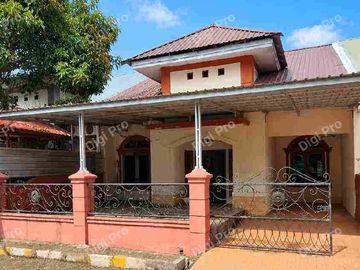 Rumah Lengkap Kolam Renang Lokasi Sudiang. SHM