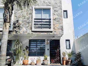 Casa en residencial Cruz del sur