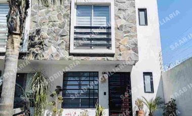 Casa en residencial Cruz del sur
