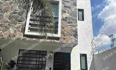Casa en residencial Cruz del sur