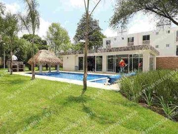 Casa en residencial Cruz del sur