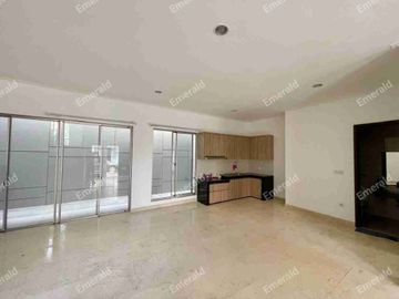 Rumah Siap Huni di Area Prestige Golf Island PIK
