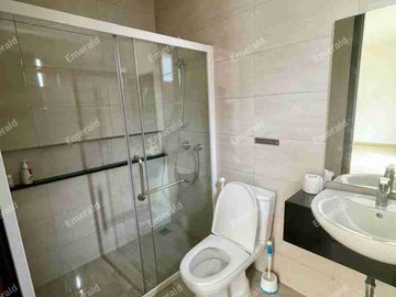 Rumah Siap Huni di Area Prestige Golf Island PIK