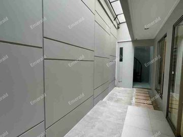 Rumah Siap Huni di Area Prestige Golf Island PIK