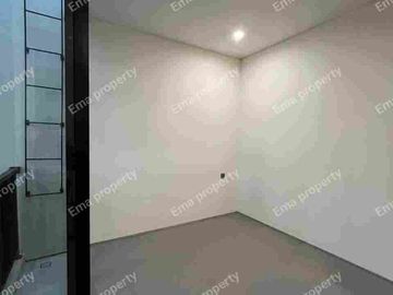 Dijual 2 unit rumah baru gress di Klampis Semolo Timur
