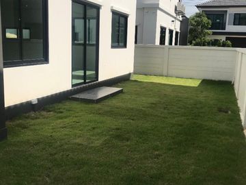 ขายบ้านแฝด หมู่บ้านบริทาเนีย บางนา กม.42 (Britania Bangna KM.42) ฉะเชิงเทรา