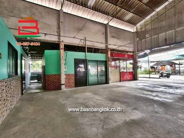 ที่ดินพร้อมสิ่งปลูกสร้าง ติดถนนไสวประชาราษฎร์ คลอง 4 เนื้อที่ 410 ตรม. (ใกล้ตลาดเอซี คลอง 4) ถนนลำลูกกา ตำบลลาดสวาย อำเภอลำลูกกา จังหวัดปทุมธานี
