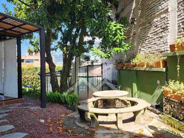 Casa Comercial Esquinera en Av. Eloy Alfaro