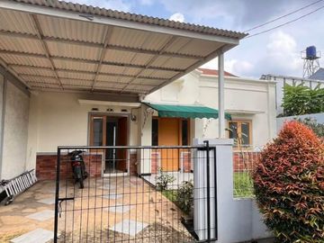 Dijual Cepat Rumah Minimalis Lapang, Idaman Keluarga di Plumeria Graha Bintaro Dekat Akses Tol Parigi