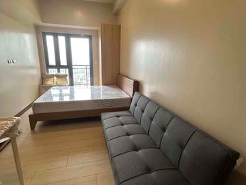 FOR RENT STUDIO UNIT WITH BALCONY AT 18 AVENUE DE TRIOMPHE