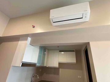 FOR RENT STUDIO UNIT WITH BALCONY AT 18 AVENUE DE TRIOMPHE