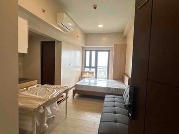 FOR RENT STUDIO UNIT WITH BALCONY AT 18 AVENUE DE TRIOMPHE