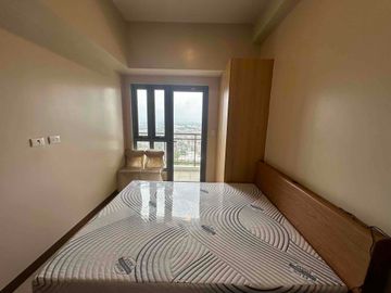 FOR RENT STUDIO UNIT WITH BALCONY AT 18 AVENUE DE TRIOMPHE