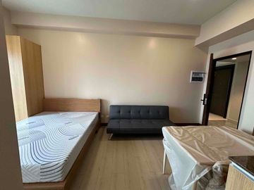 FOR RENT STUDIO UNIT WITH BALCONY AT 18 AVENUE DE TRIOMPHE