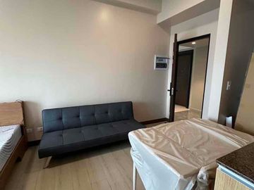 FOR RENT STUDIO UNIT WITH BALCONY AT 18 AVENUE DE TRIOMPHE