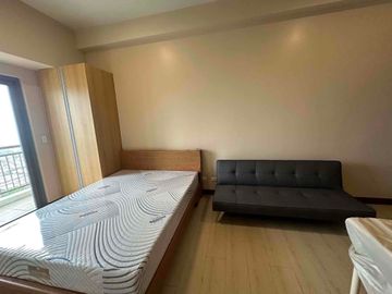 FOR RENT STUDIO UNIT WITH BALCONY AT 18 AVENUE DE TRIOMPHE