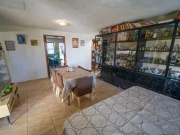 CASA EN VENTA CON  TERRENO EN QUITO