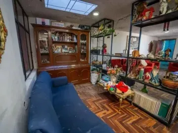 CASA EN VENTA CON  TERRENO EN QUITO