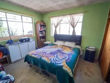 CASA EN VENTA CON  TERRENO EN QUITO