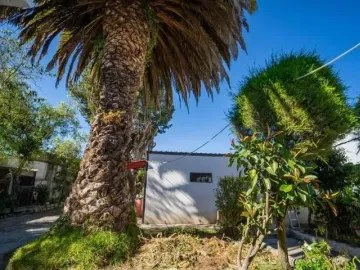 CASA EN VENTA CON  TERRENO EN QUITO