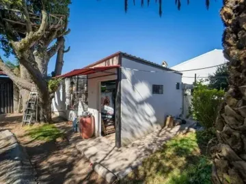 CASA EN VENTA CON  TERRENO EN QUITO