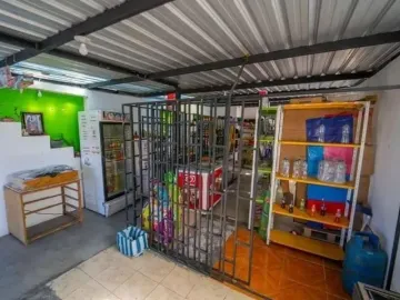 CASA EN VENTA CON  TERRENO EN QUITO
