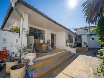 CASA EN VENTA CON  TERRENO EN QUITO